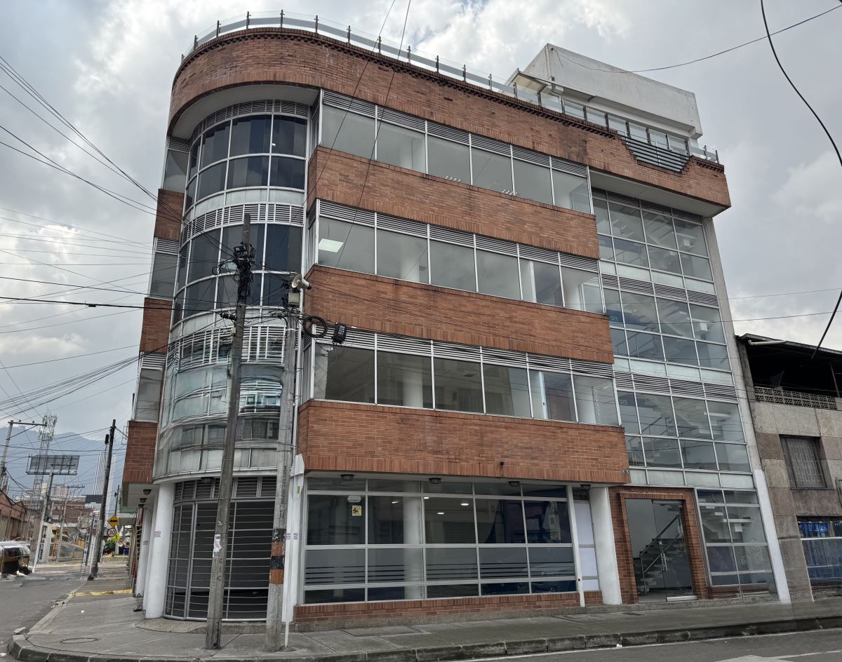 Edificio en arriendo Cundinamarca Bogotá Quiroga 860 m2 Habitaciones 0 Baños 6 Garajes 4 Precio $20000000