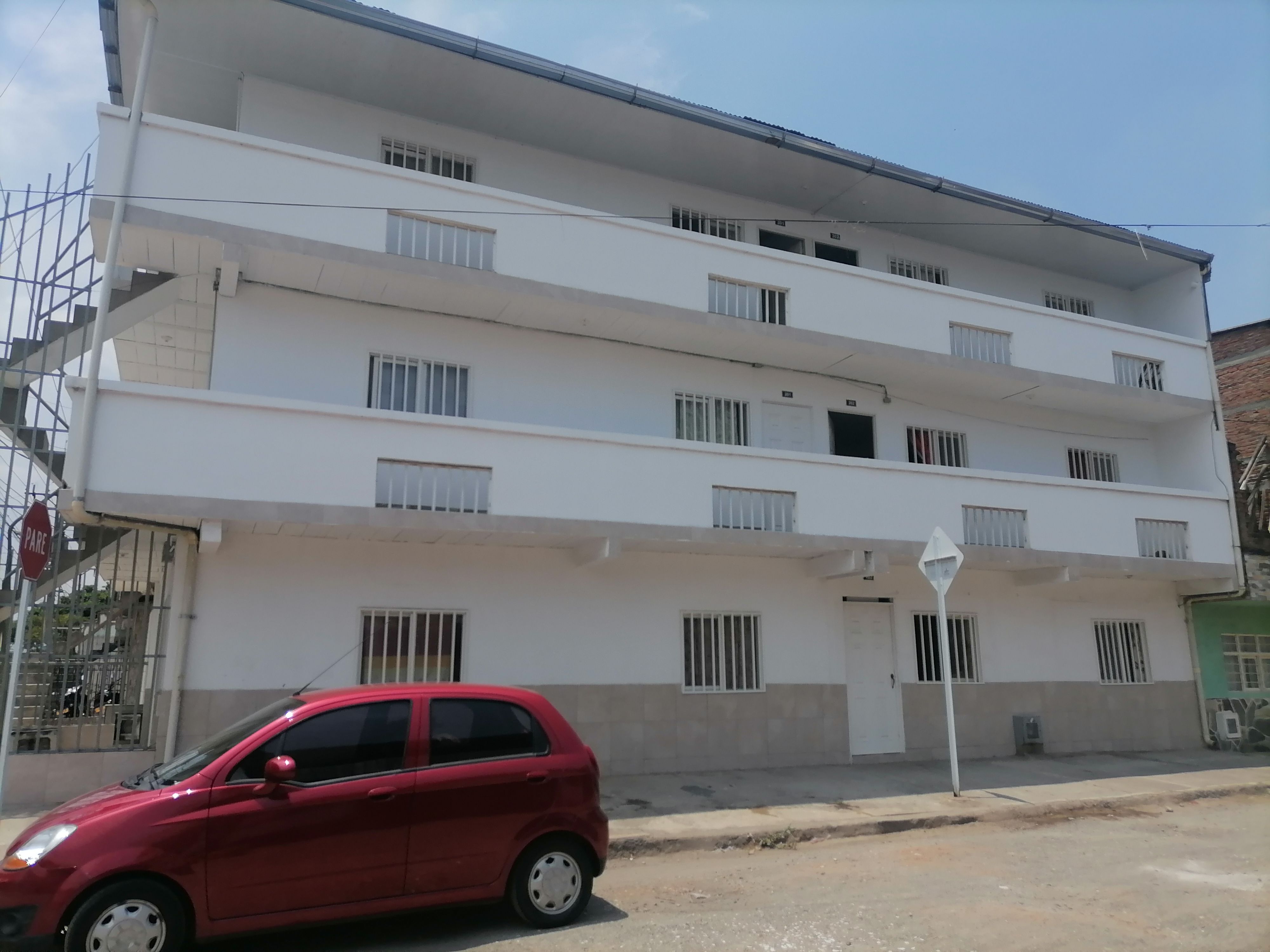 Edificio en venta Valle Del Cauca Cali El Rodeo 284 m2 Habitaciones 12 Baños 6 Garajes 1 Precio $550000000