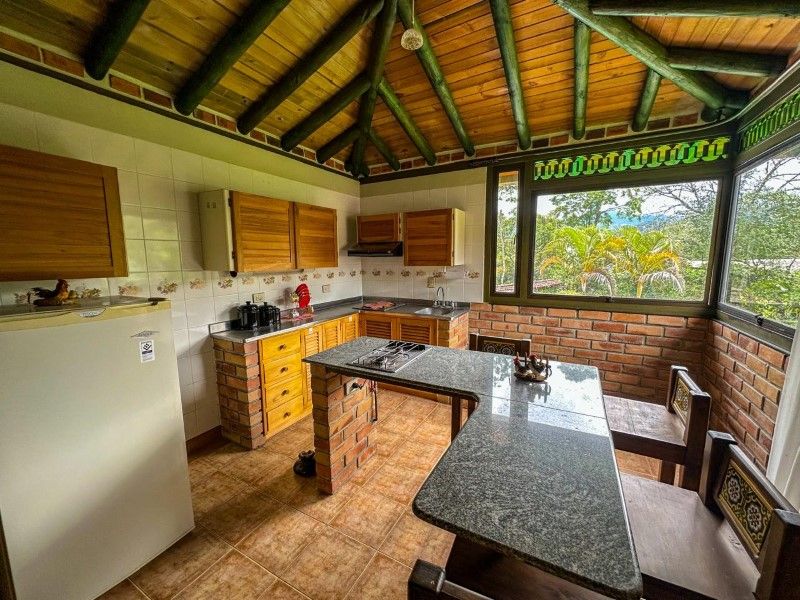 Finca en venta Antioquia La Ceja La Ceja 320 m2 Habitaciones 3 Baños 4 Garajes 2 Precio $2450000000