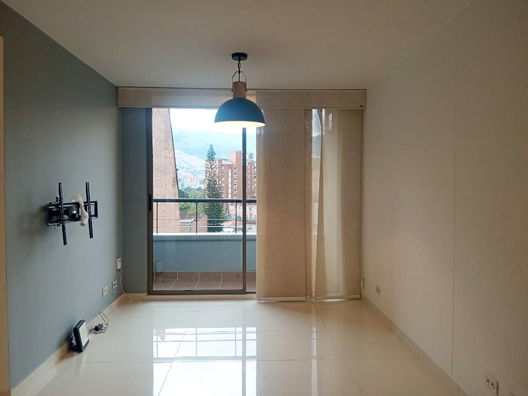 Apartamento en arriendo Antioquia Medellín San Joaquin 73 m2 Habitaciones 3 Baños 2 Garajes 1 Precio $3000000