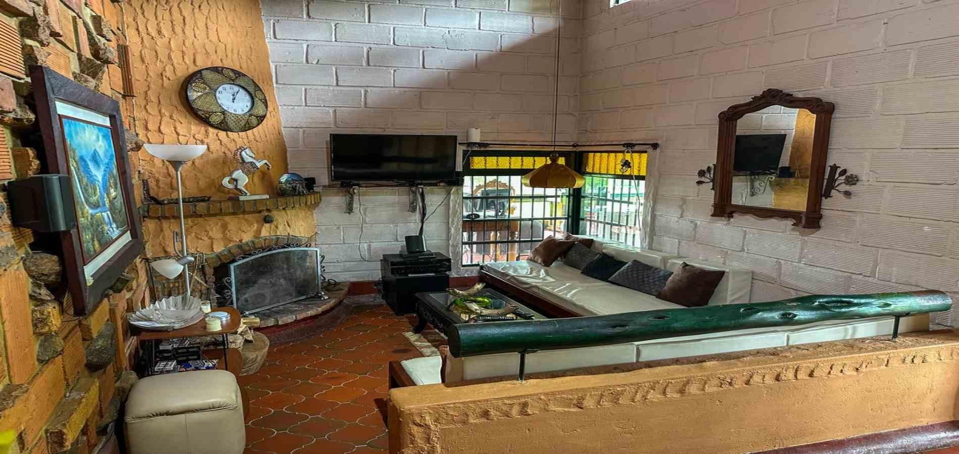 Finca en venta Antioquia La Ceja La Ceja 260 m2 Habitaciones 5 Baños 5 Garajes 2 Precio $2100000000