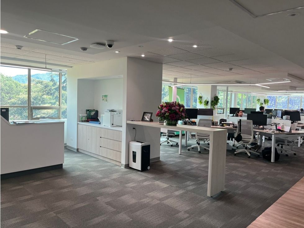 Oficina en arriendo Cundinamarca Bogotá El Retiro 365 m2 Habitaciones 0 Baños 1 Garajes 6 Precio $34500000