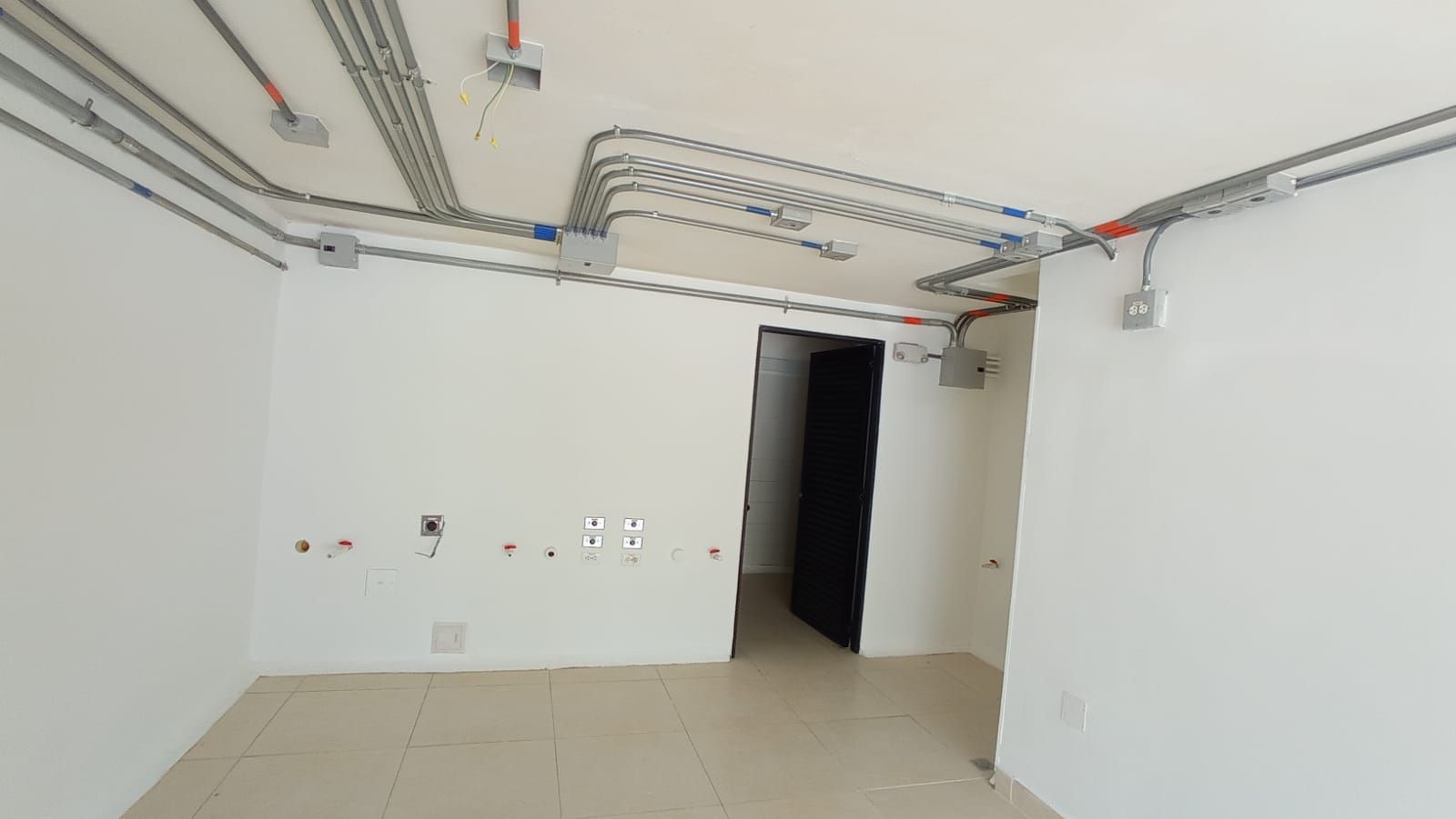 Local en arriendo Antioquia Medellín San Bernardo 30 m2 Habitaciones 0 Baños 1 Garajes 0 Precio $2800000