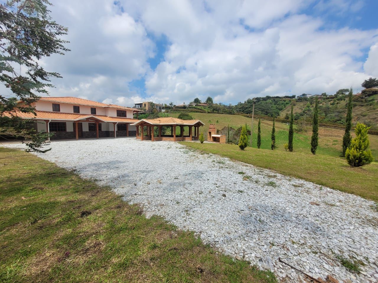 Finca en arriendo Antioquia Marinilla Incomar 500 m2 Habitaciones 4 Baños 6 Garajes 0 Precio $5800000