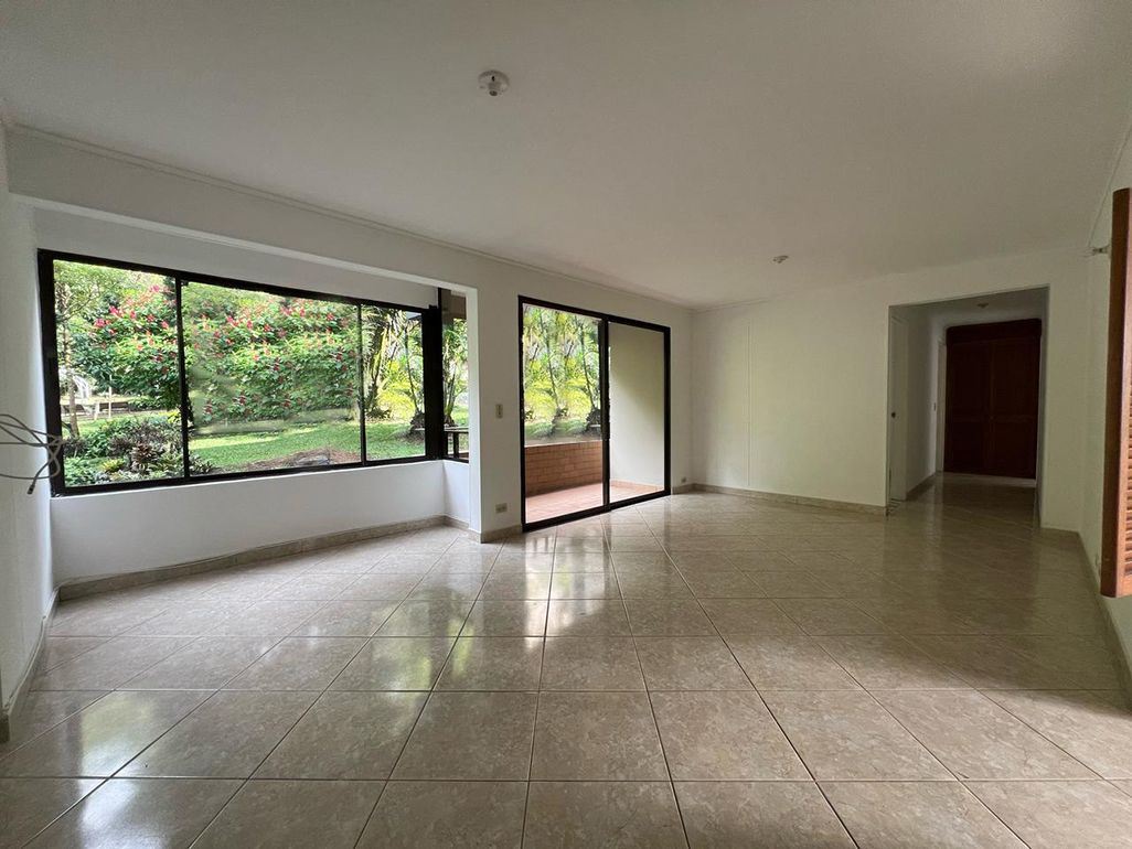 Apartamento en arriendo Antioquia Envigado Zúñiga 90 m2 Habitaciones 3 Baños 2 Garajes 1 Precio $3850000
