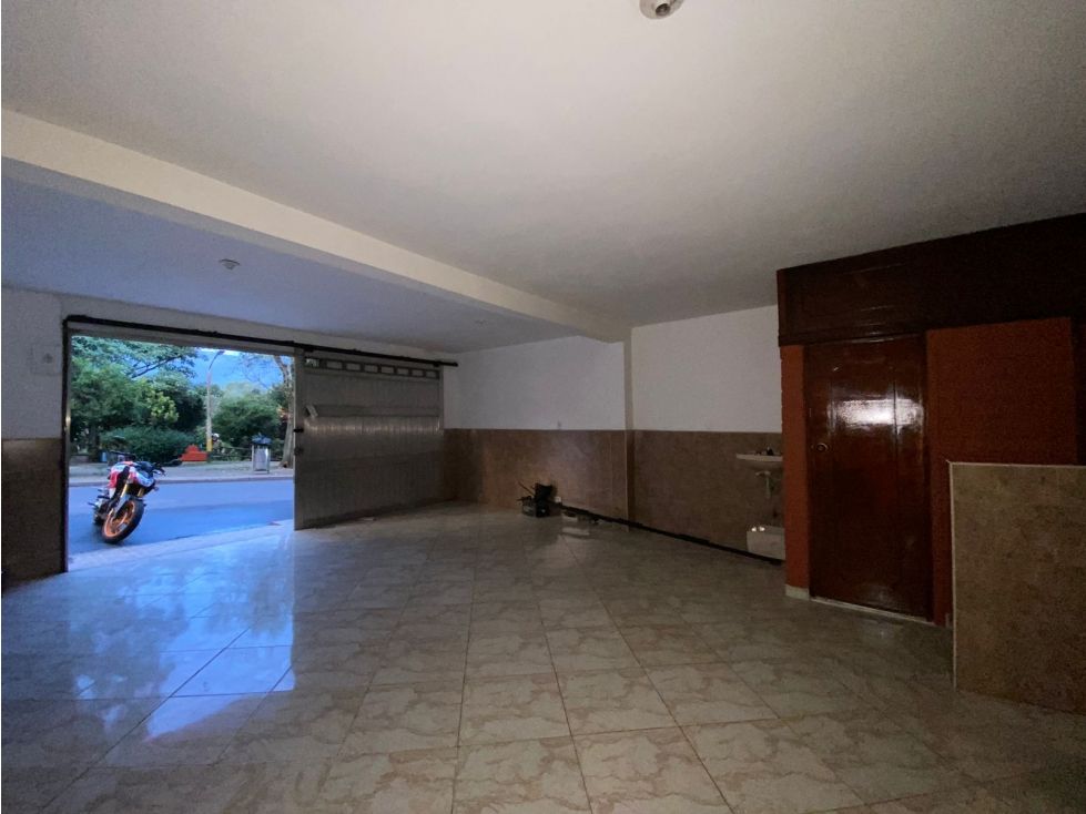 Local en arriendo Antioquia Itagüí San Francisco 38 m2 Habitaciones 0 Baños 1 Garajes 0 Precio $2800000