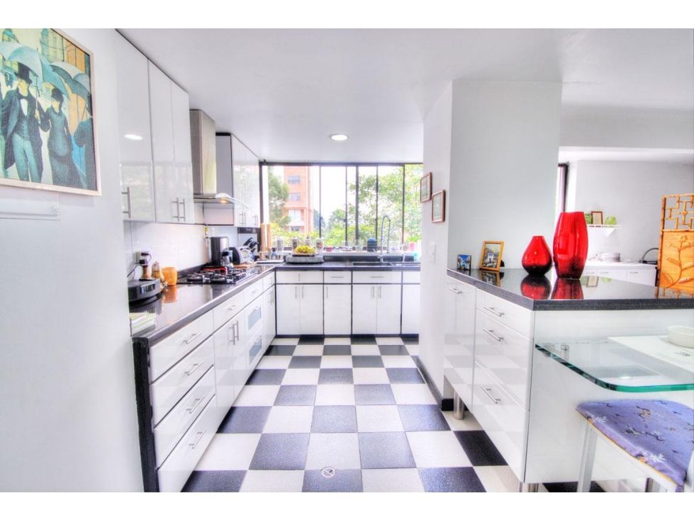 Apartamento en arriendo o venta Antioquia Medellín Los Balsos No2 245 m2 Habitaciones 3 Baños 3 Garajes 2 Precio venta $1400000000 Precio arriendo $6500000