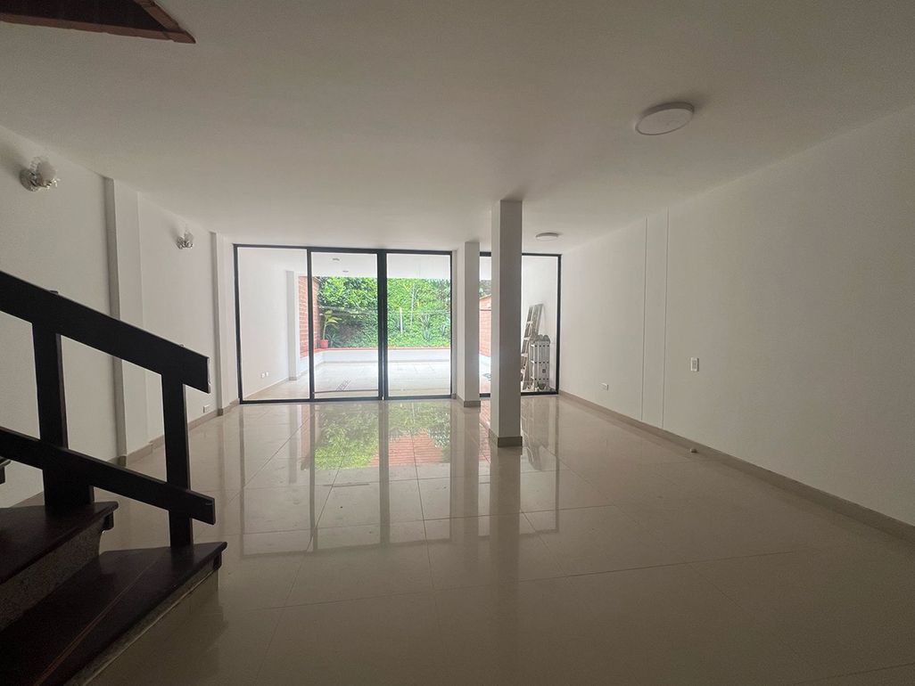 Casa en arriendo Antioquia Envigado El Esmeraldal 220 m2 Habitaciones 4 Baños 5 Garajes 2 Precio $7800000