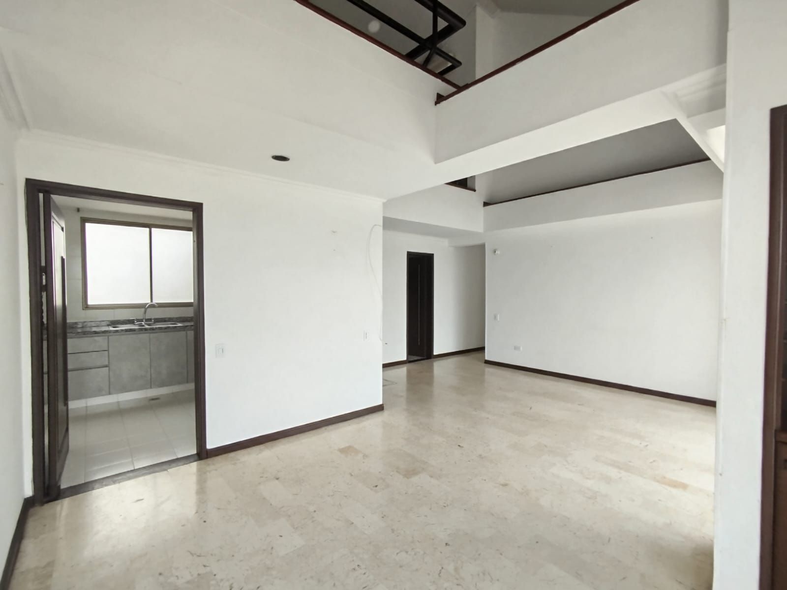 Apartamento en arriendo Risaralda Pereira Pinares De San Martin 152 m2 Habitaciones 3 Baños 3 Garajes 2 Precio $4500000