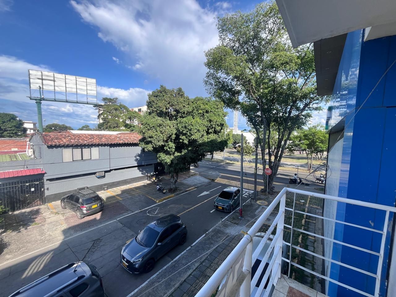 Edificio en venta Valle Del Cauca Cali Prados Del Norte 200 m2 Habitaciones 4 Baños 3 Garajes 1 Precio $580000000