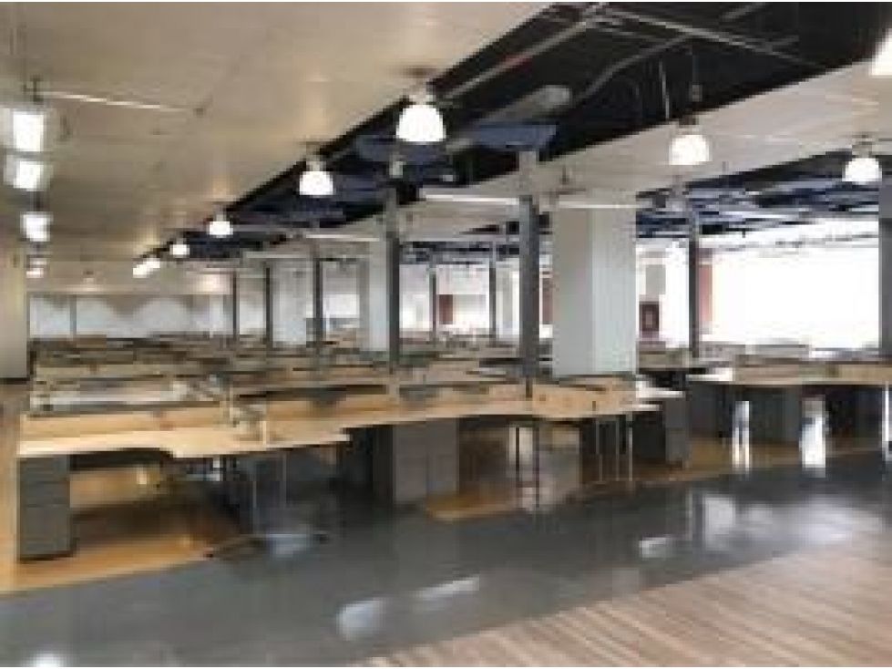 Oficina en arriendo Cundinamarca Bogotá Julio Flórez 810 m2 Habitaciones 0 Baños 10 Garajes 8 Precio $69255000