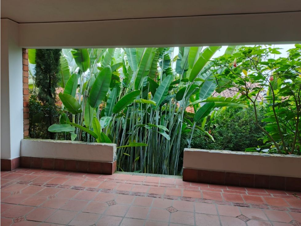 Casa en venta Antioquia Medellín Astorga 234 m2 Habitaciones 5 Baños 5 Garajes 2 Precio $1350000000