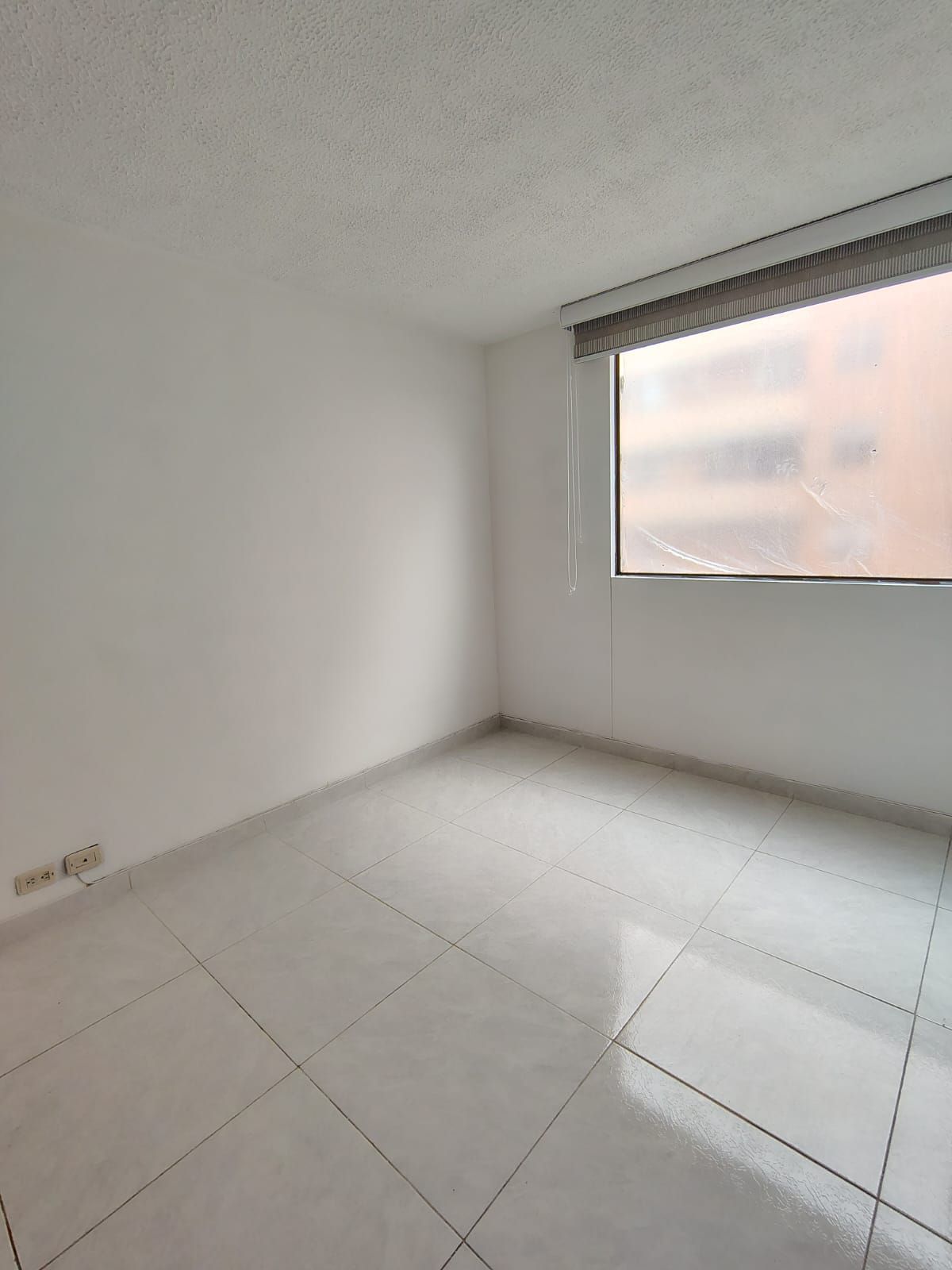 Apartamento en arriendo Cundinamarca Bogotá Cjr Rosaleda 63 m2 Habitaciones 3 Baños 2 Garajes 1 Precio $1550000