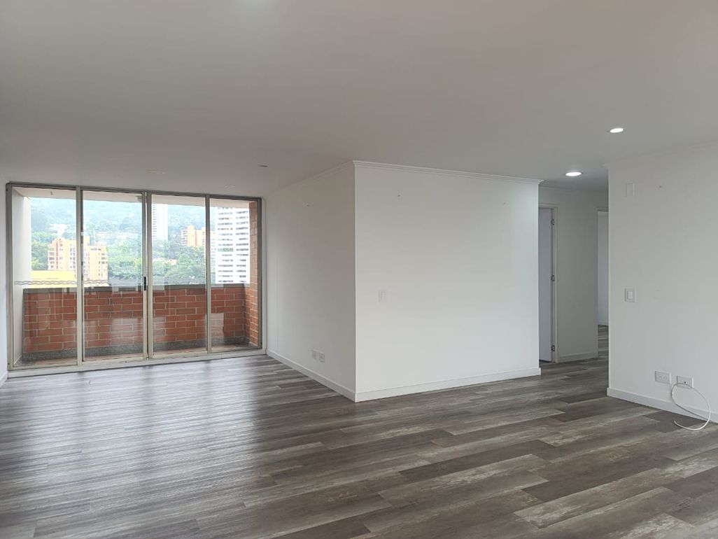 Apartamento en arriendo Antioquia Medellín Camino Verde De Los Naranjos 130 m2 Habitaciones 3 Baños 3 Garajes 2 Precio $7200000