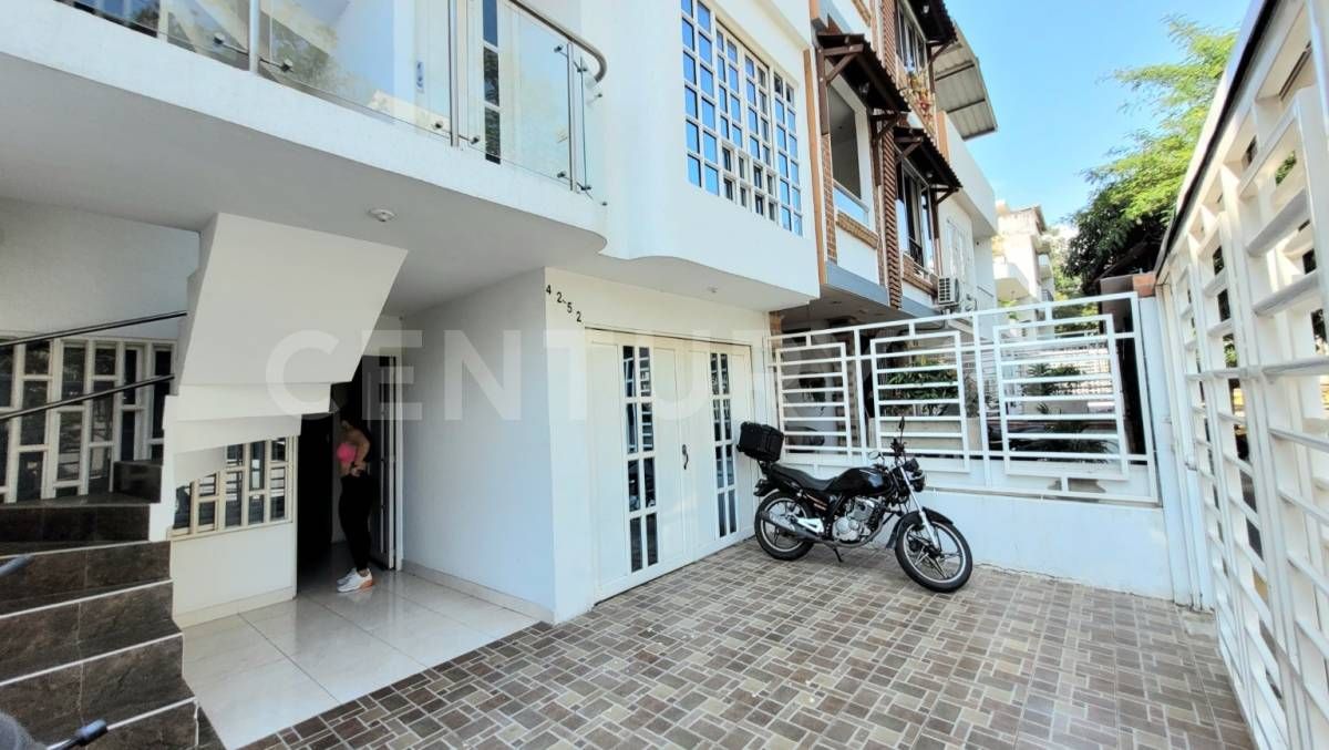 Casa en venta Valle Del Cauca Cali Lili 120 m2 Habitaciones 9 Baños 6 Garajes 4 Precio $890000000