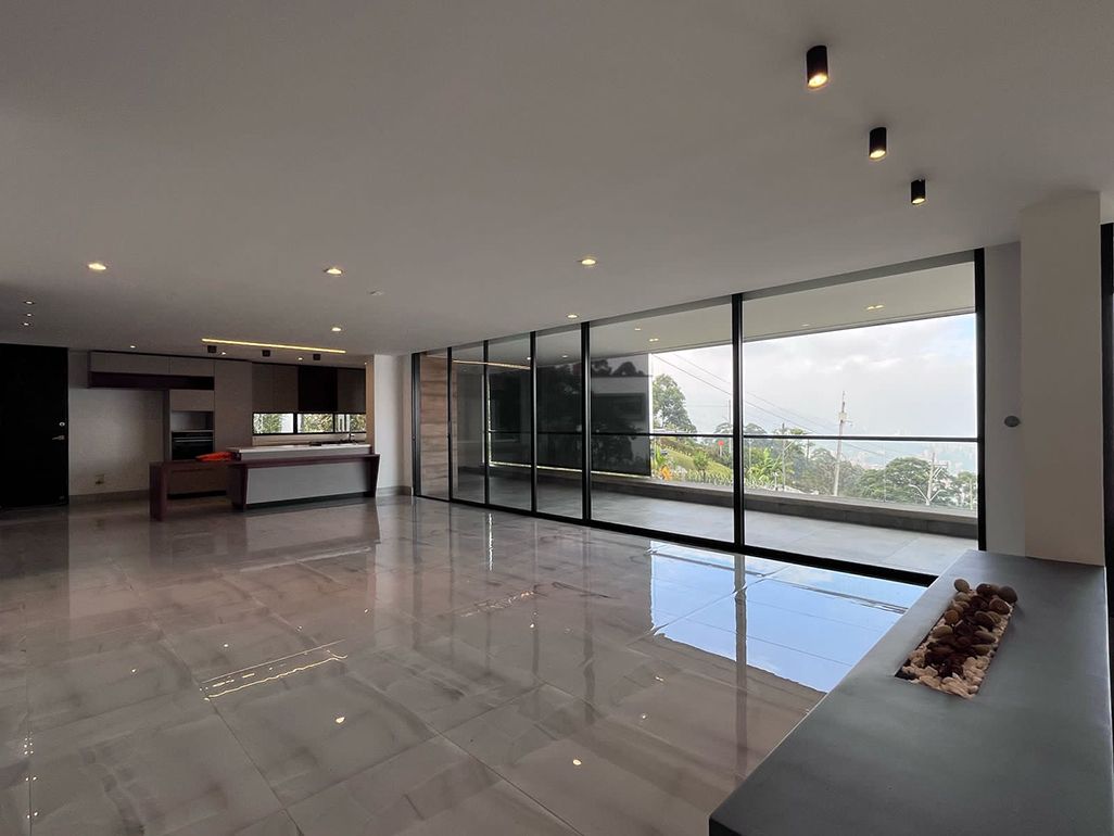 Casa en arriendo Antioquia Envigado Las Palmas 428 m2 Habitaciones 4 Baños 5 Garajes 2 Precio $18800000