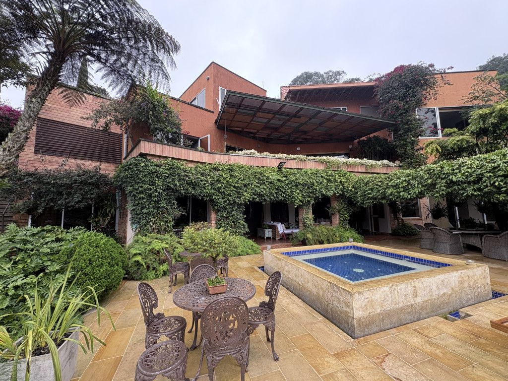 Casa Campestre en venta Valle Del Cauca Cali Cali 770 m2 Habitaciones 7 Baños 8 Garajes 10 Precio $3800000000