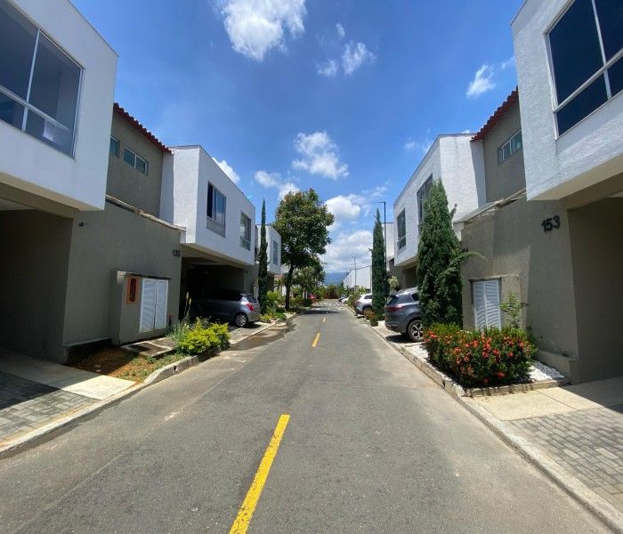 Casa en venta Valle Del Cauca Jamundí Cr Jacamar 94 m2 Habitaciones 3 Baños 3 Garajes 1 Precio $295000000
