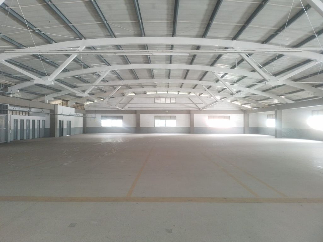 Bodega en arriendo Antioquia Itagüí Centro 1500 m2 Habitaciones 0 Baños 6 Garajes 3 Precio $36000000