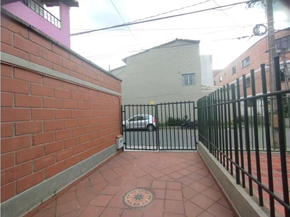 Casa en arriendo Antioquia Envigado La Mesa 120 m2 Habitaciones 3 Baños 2 Garajes 1 Precio $3200000