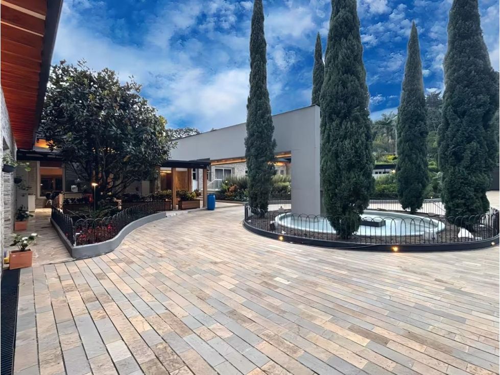 Casa en arriendo Antioquia Medellín Santa Rosa De Lima 800 m2 Habitaciones 4 Baños 4 Garajes 5 Precio $150000000