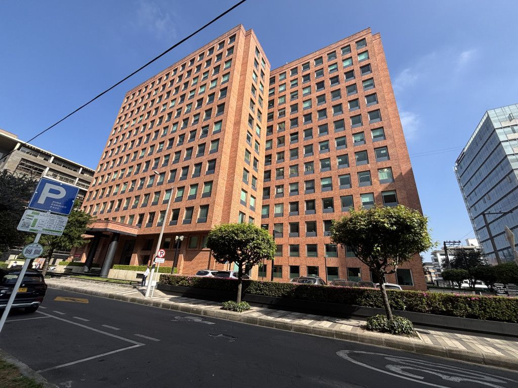 Oficina en arriendo Cundinamarca Bogotá Chico Norte Et Iii 325 m2 Habitaciones 0 Baños 3 Garajes 6 Precio $26076530