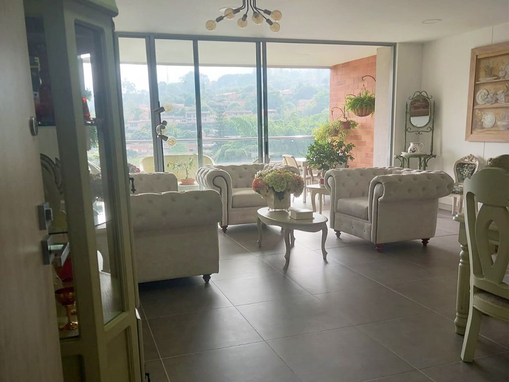 Apartamento en arriendo Antioquia Envigado Polideportivo Sur 145 m2 Habitaciones 3 Baños 4 Garajes 2 Precio $6000000