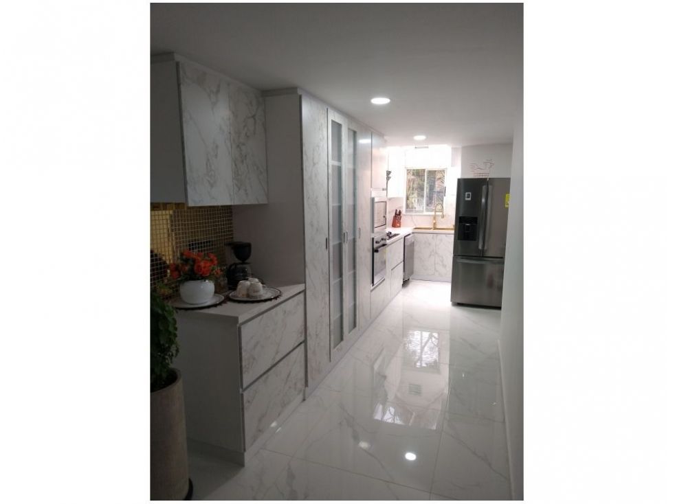 Casa en venta Antioquia Envigado Bosques De Zuñiga 230 m2 Habitaciones 3 Baños 4 Garajes 2 Precio $1350000000