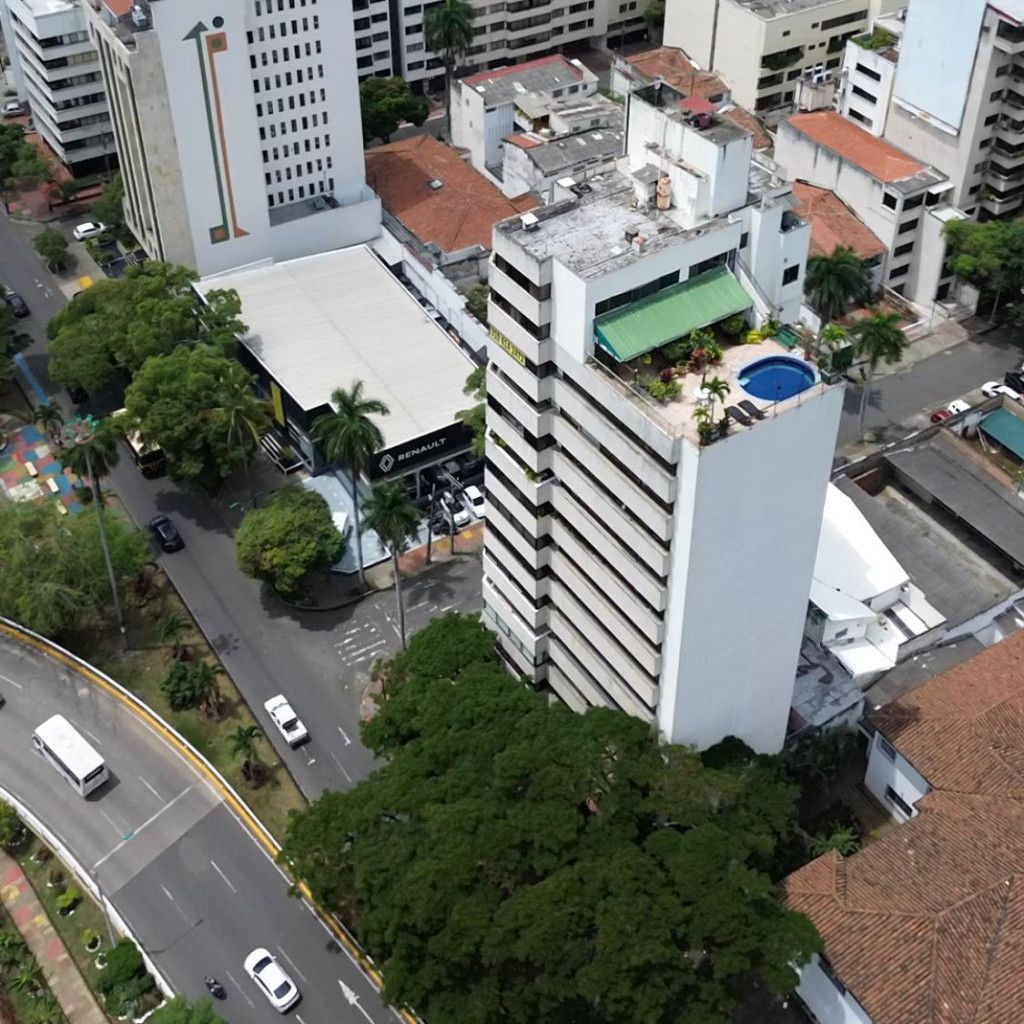 Apartamento en venta Valle Del Cauca Cali Centenario 320 m2 Habitaciones 3 Baños 5 Garajes 2 Precio $780000000