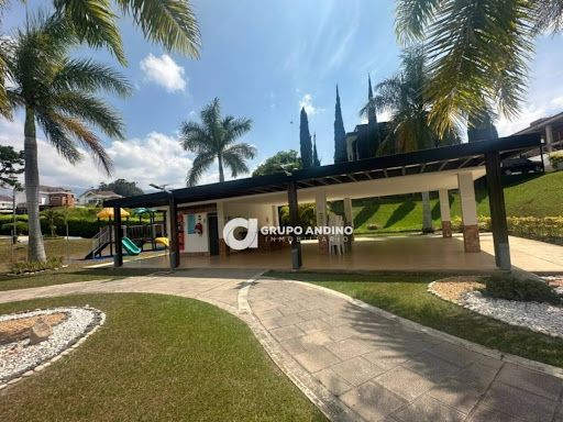 Casa en arriendo Santander Floridablanca Floridablanca 588 m2 Habitaciones 3 Baños 4 Garajes 4 Precio $20000000