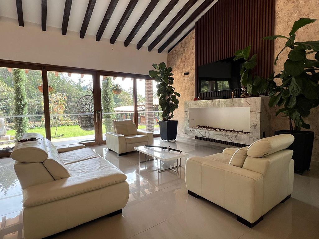 Casa en venta Antioquia Rionegro S3-de-10 400 m2 Habitaciones 4 Baños 5 Garajes 2 Precio $3250000000