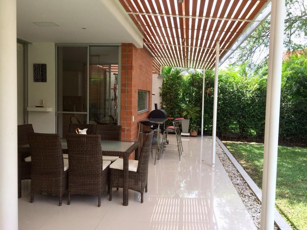 Casa en venta Valle Del Cauca Cali Cali 320 m2 Habitaciones 3 Baños 3 Garajes 3 Precio $1580000000