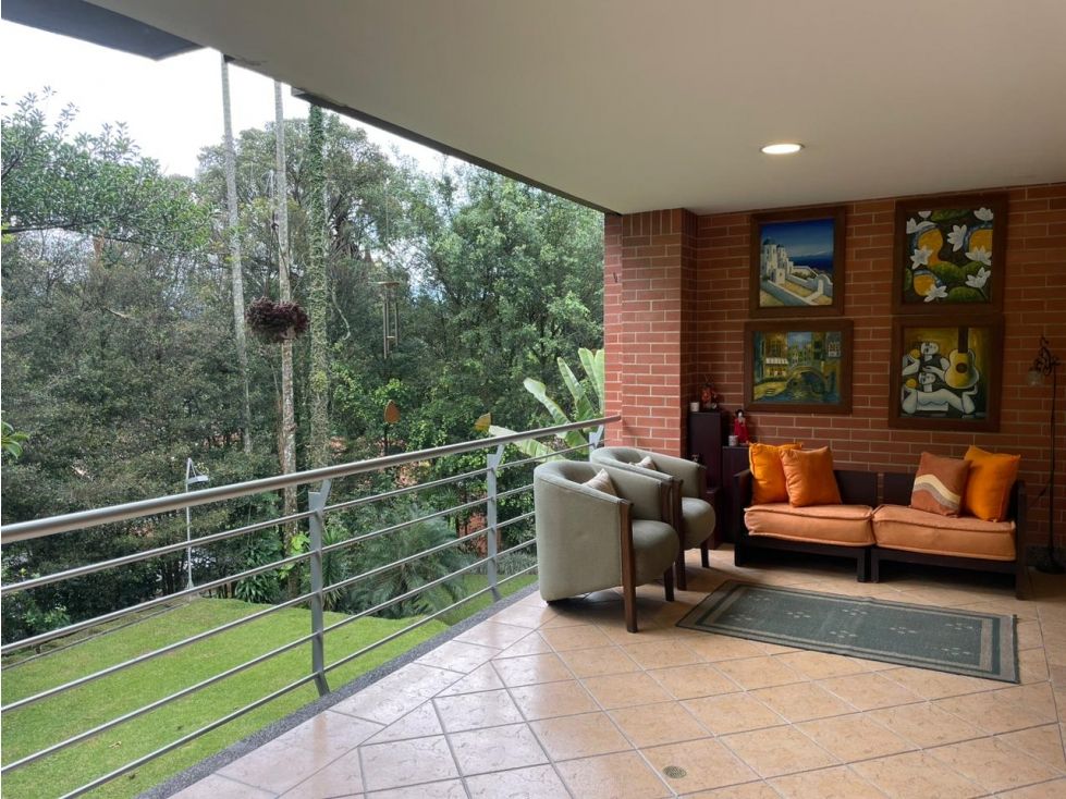 Casa en arriendo o venta Antioquia Medellín Villa Carlota 359 m2 Habitaciones 4 Baños 6 Garajes 4 Precio venta $2800000000 Precio arriendo $22000000