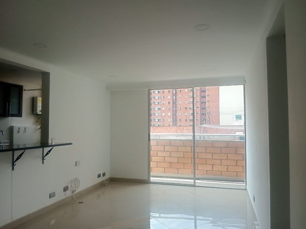 Apartamento en arriendo Antioquia Medellín Los Colores 75 m2 Habitaciones 3 Baños 2 Garajes 1 Precio $2900000