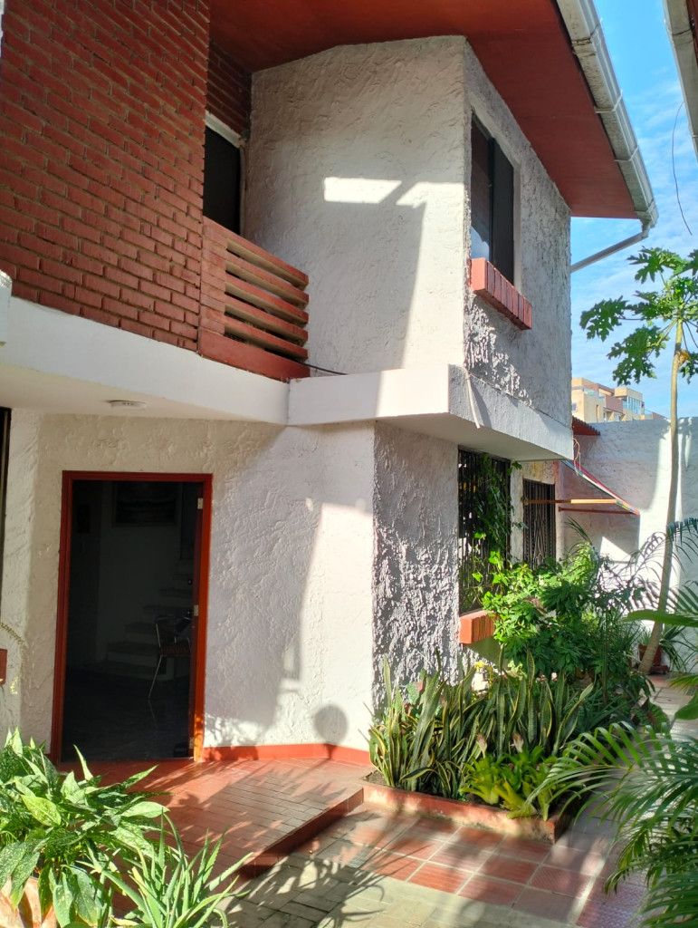 Casa en venta Atlántico Barranquilla Andalucia 140 m2 Habitaciones 3 Baños 3 Garajes 2 Precio $465000000