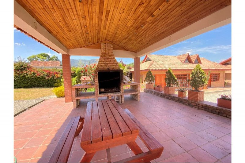 Casa en venta Cundinamarca Chía Sabaneta 550 m2 Habitaciones 5 Baños 5 Garajes 0 Precio $4500000000