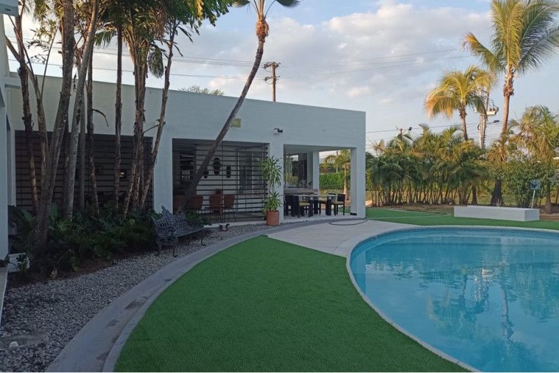 Casa en venta Cundinamarca Girardot Miraflores 350 m2 Habitaciones 4 Baños 4 Garajes 3 Precio $1400000000