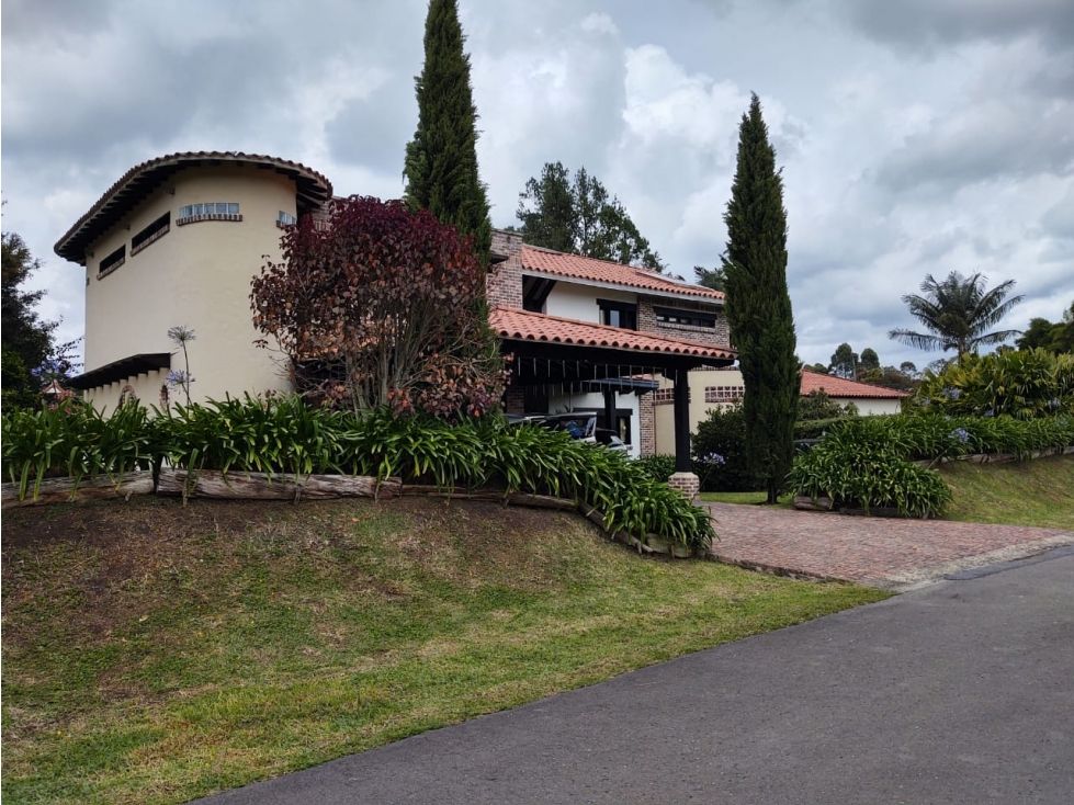 Casa en venta Antioquia Rionegro El Porvenir 420 m2 Habitaciones 4 Baños 3 Garajes 3 Precio $3500000000