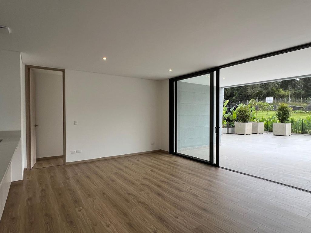 Apartamento en arriendo Antioquia Rionegro Barrio Obrero 100 m2 Habitaciones 2 Baños 3 Garajes 2 Precio $7500000