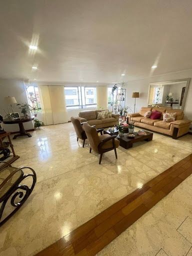 Apartamento en venta Antioquia Medellín La Linde 234 m2 Habitaciones 4 Baños 5 Garajes 3 Precio $1050000000