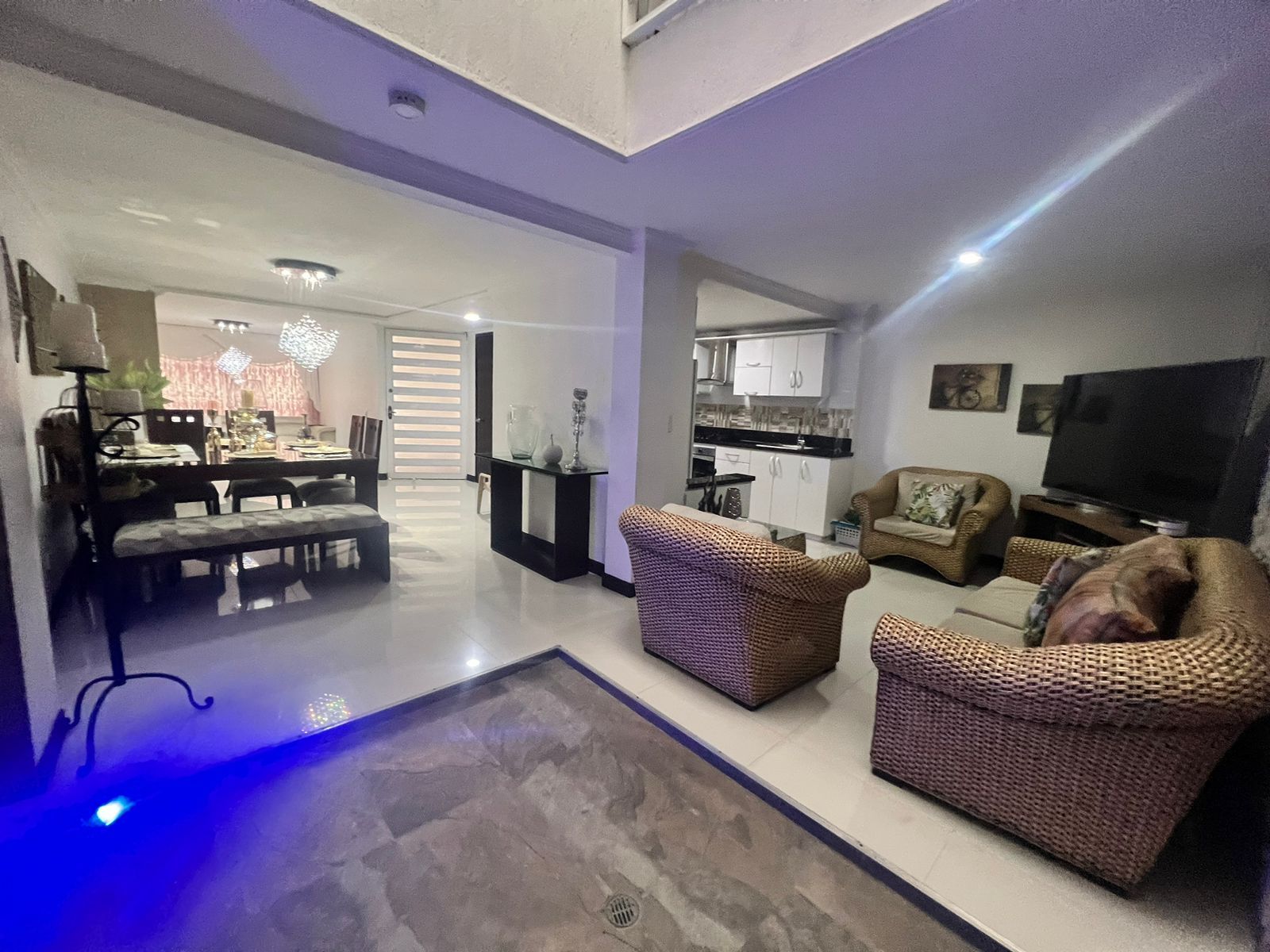 Casa en venta Valle Del Cauca Cali Ciudad Real 270 m2 Habitaciones 5 Baños 4 Garajes 1 Precio $500000000