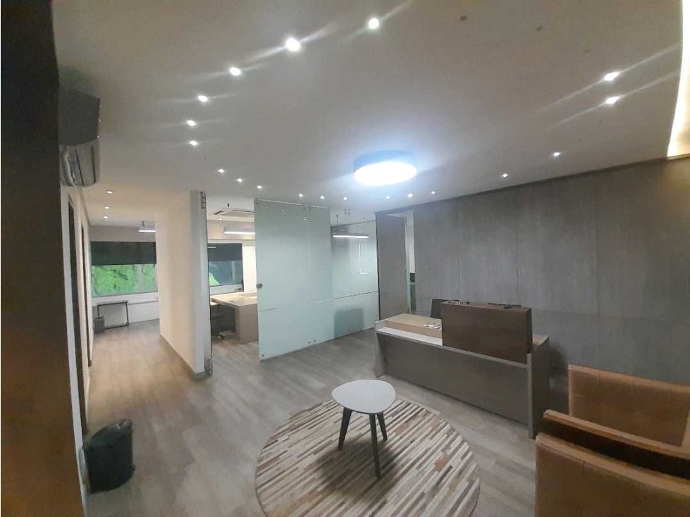 Oficina en arriendo Antioquia Medellín Medellín 122 m2 Habitaciones 0 Baños 2 Garajes 2 Precio $10130000