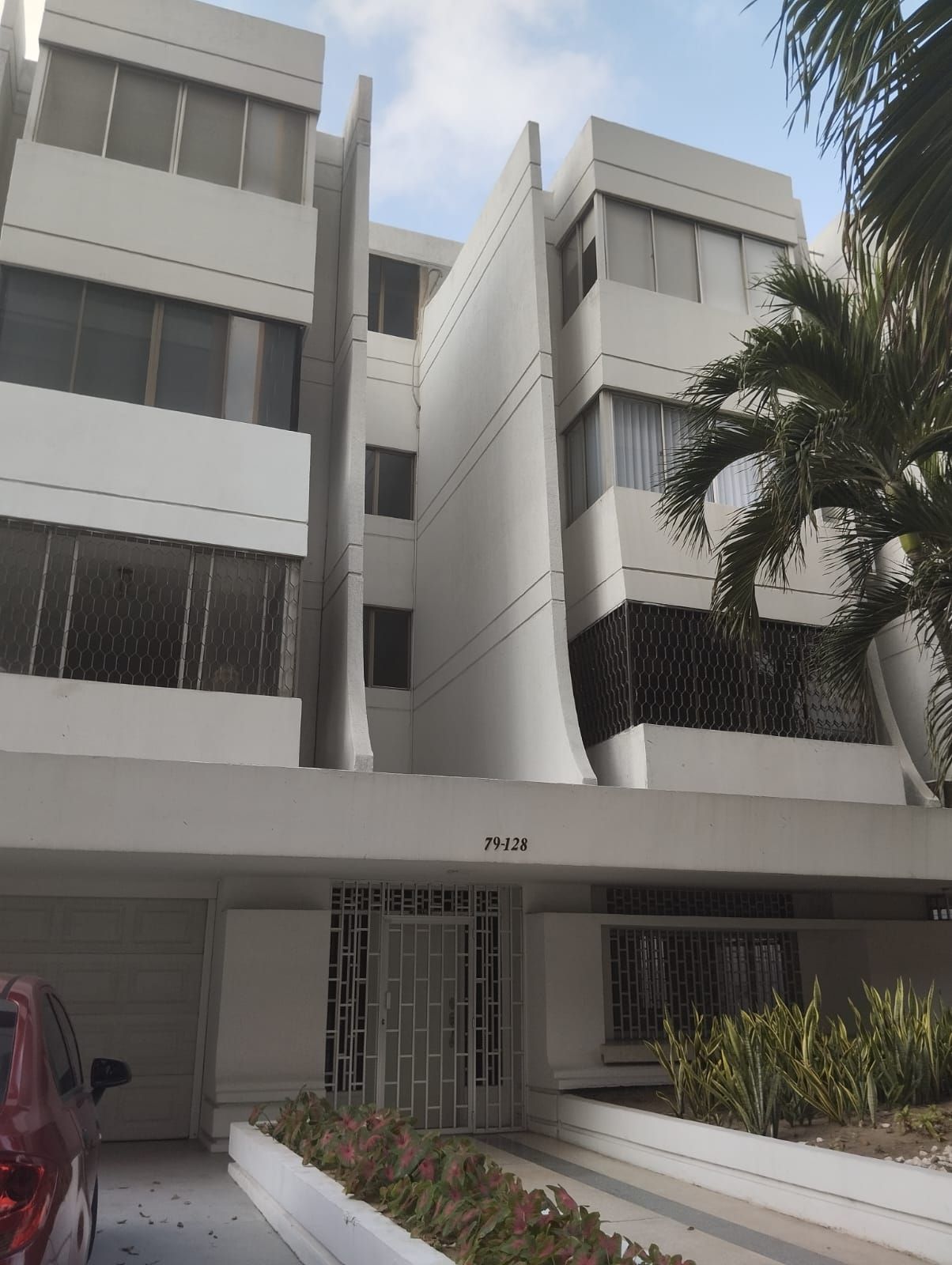 Apartamento en arriendo Atlántico Barranquilla El Golf 280 m2 Habitaciones 4 Baños 2 Garajes 1 Precio $4500000