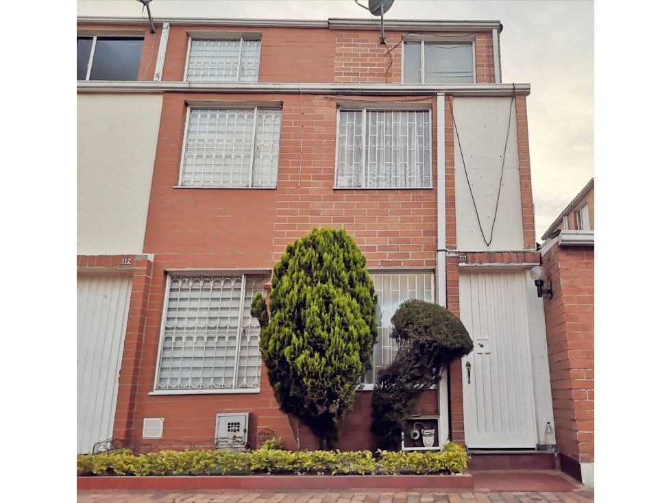 Casa en venta Cundinamarca Bogotá Ub Bolivia Oriental 75 m2 Habitaciones 3 Baños 2 Garajes 1 Precio $403000000