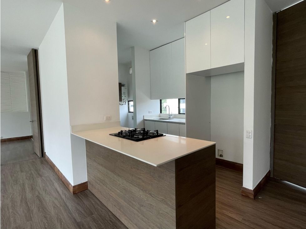 Apartamento en arriendo Antioquia Medellín Urbanizacion Torres De San Lucas 100 m2 Habitaciones 2 Baños 2 Garajes 2 Precio $6700000
