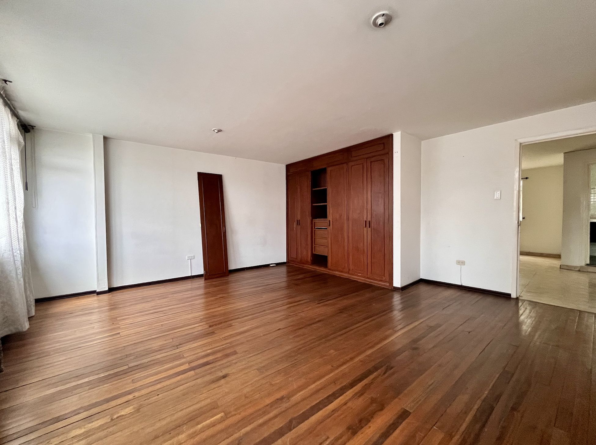 Casa en venta Cundinamarca Bogotá Rionegro 426 m2 Habitaciones 6 Baños 5 Garajes 1 Precio $870000000