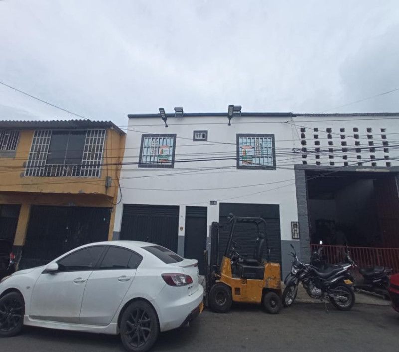 Bodega en arriendo Santander Bucaramanga Granada 400 m2 Habitaciones 0 Baños 4 Garajes 0 Precio $6000000