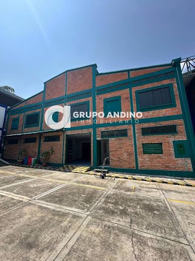 Bodega en arriendo Santander Bucaramanga Granada Sur 885 m2 Habitaciones 0 Baños 4 Garajes 3 Precio $16000000