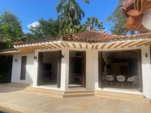 Casa en venta Cundinamarca Girardot Girardot 400 m2 Habitaciones 2 Baños 2 Garajes 1 Precio $2500000000