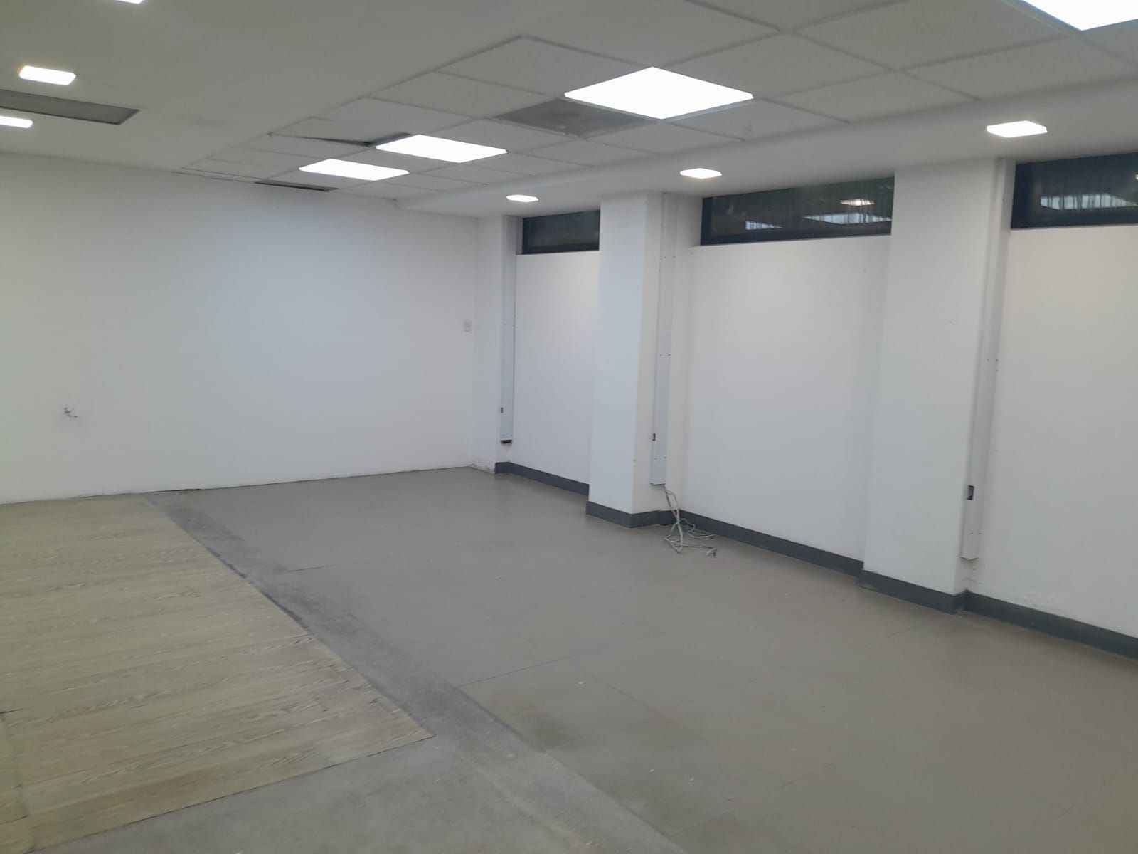 Local en arriendo Cundinamarca Bogotá Super Manzana 6 580 m2 Habitaciones 0 Baños 8 Garajes 0 Precio $18000000